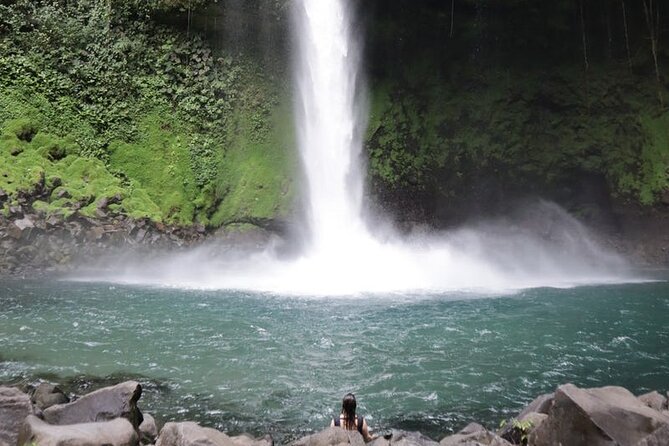 Product Arenal Highlights: Hanging Bridges/Volcano Hike/La Fortuna Water Fall (Arenal)