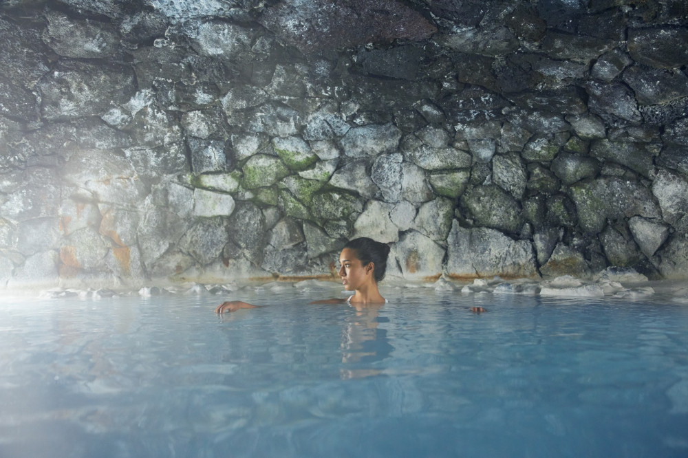 Blue Lagoon w. Shuttle Bus from KEF Airport (Optional Return to Reykjavk) PRD83868 image 4