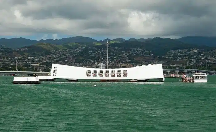 2B Arizona Memorial, Pearl Harbor &amp; Honolulu City Highlights