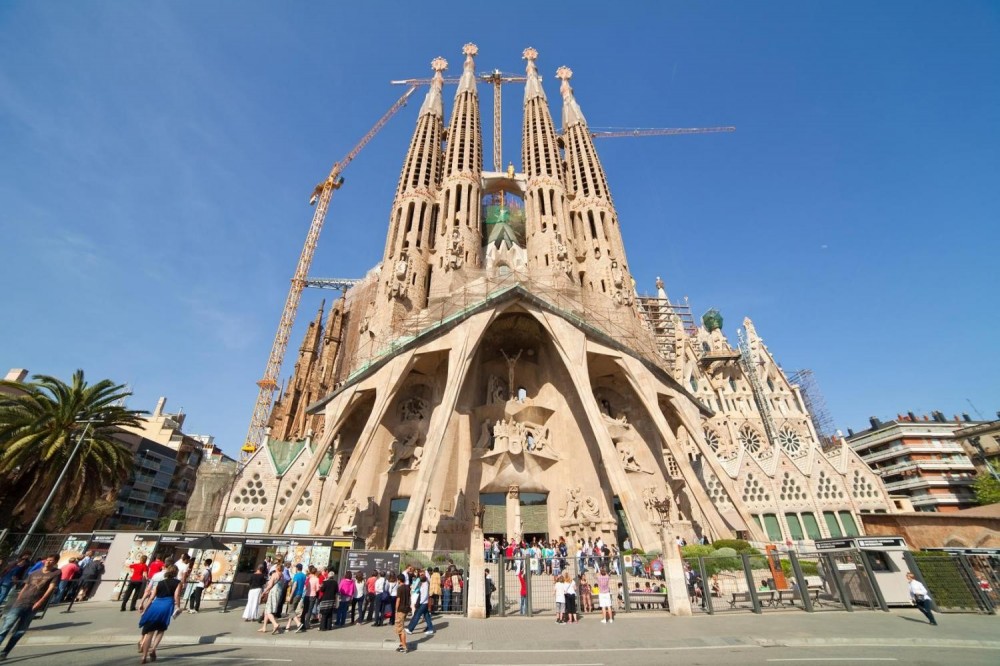 Sagrada Familia + Park Gell Fast Track Guided Tour PRD38097 image 3