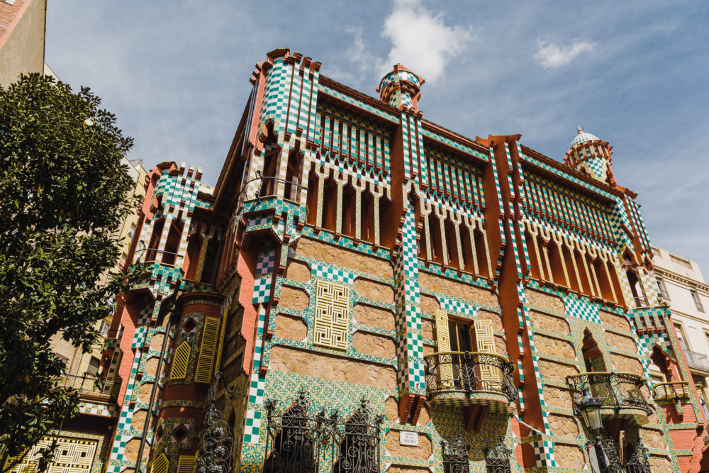 Gaudi Tour with Sagrada, House Visit &amp; Park Guell PRD38460 image 2