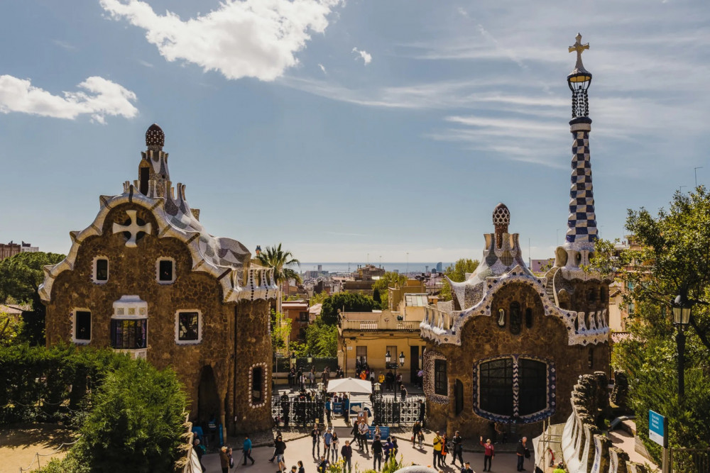 Gaudi Tour with Sagrada, House Visit &amp; Park Guell PRD38460 image 3