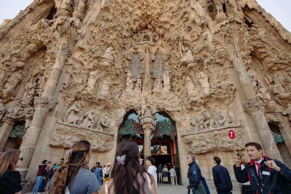 Sagrada Familia Highlights Tour with Skip the Line Tickets PRD38462 image 1