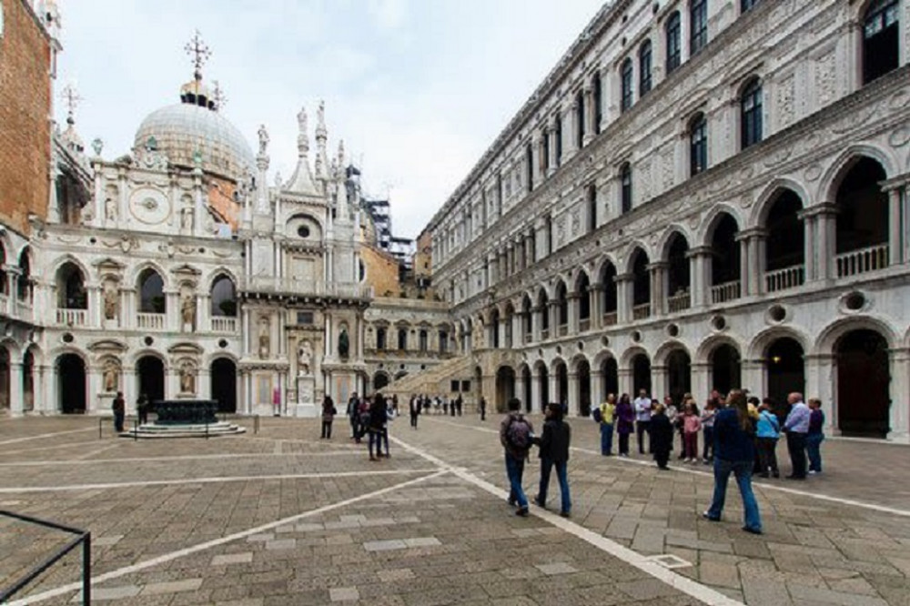 VIP Doge's Palace Secret Passages Tour PRD79626 image 1