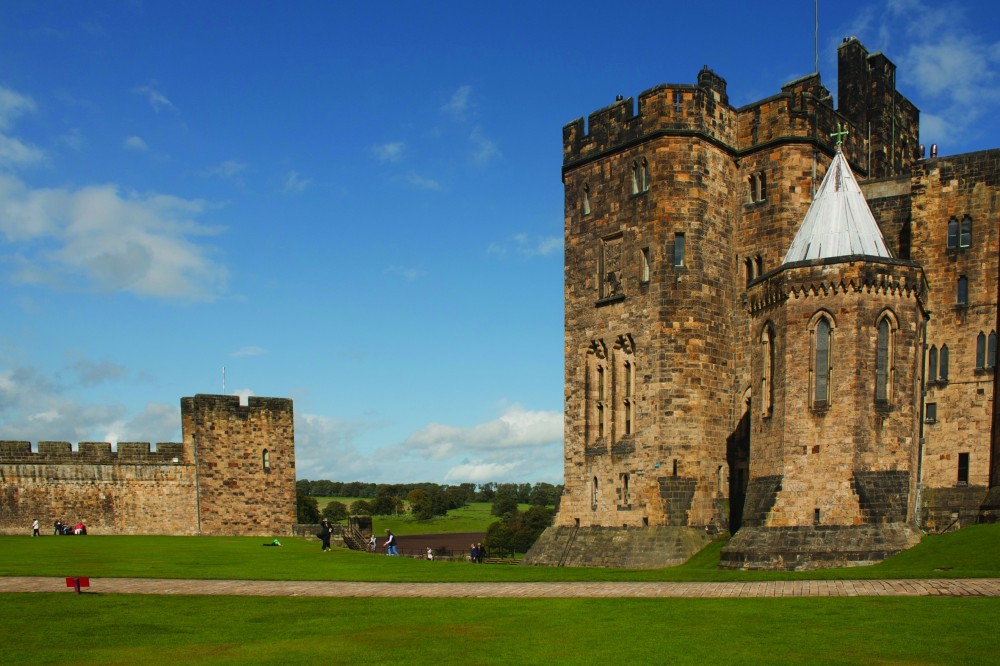 Alnwick Castle, The Northumberland Coast &amp; The Borders from Edinburgh PRD37298 image 4