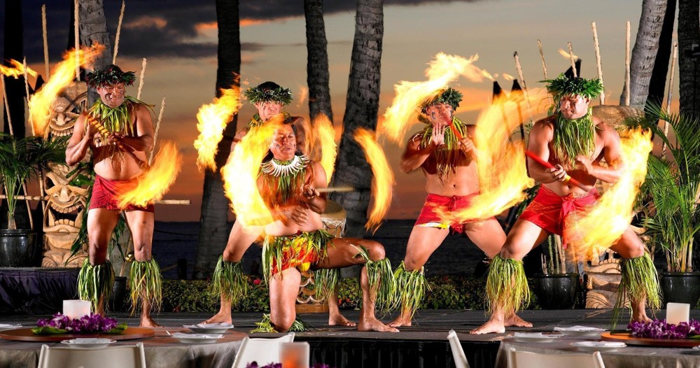 Product Wailele Luau - Premium Seating